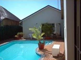 Bezuidenhout Guest House Malalane Eksteriør bilde